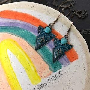 💥3for$28  New Rustic Turquoise Howlite Arrowhead Earrings ~ Boho Vintage Vibe